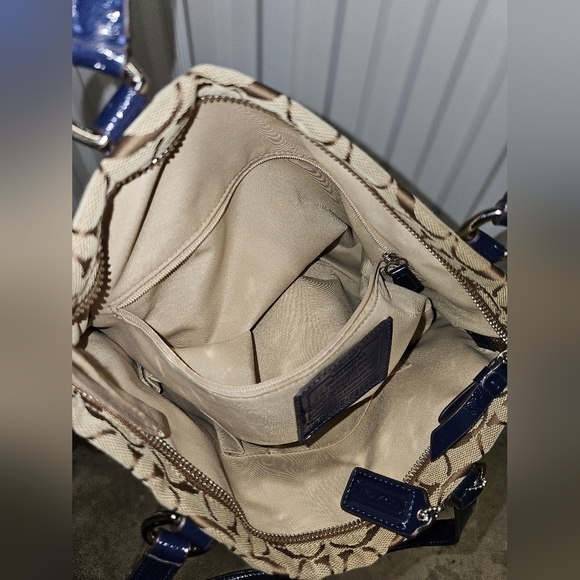 NEW AUTHENTIC COACH TOTE BAG JACQUARD SIGNATURE C WITH BLUE PATENT LEATHER TRIM - Picture 15 of 16